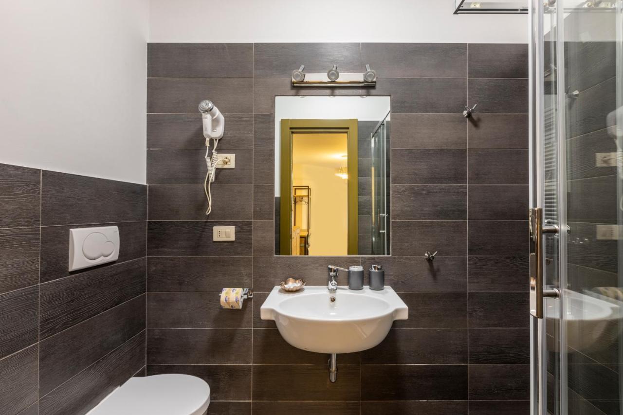 La Riviere Guesthouse Trastevere Roma Esterno foto